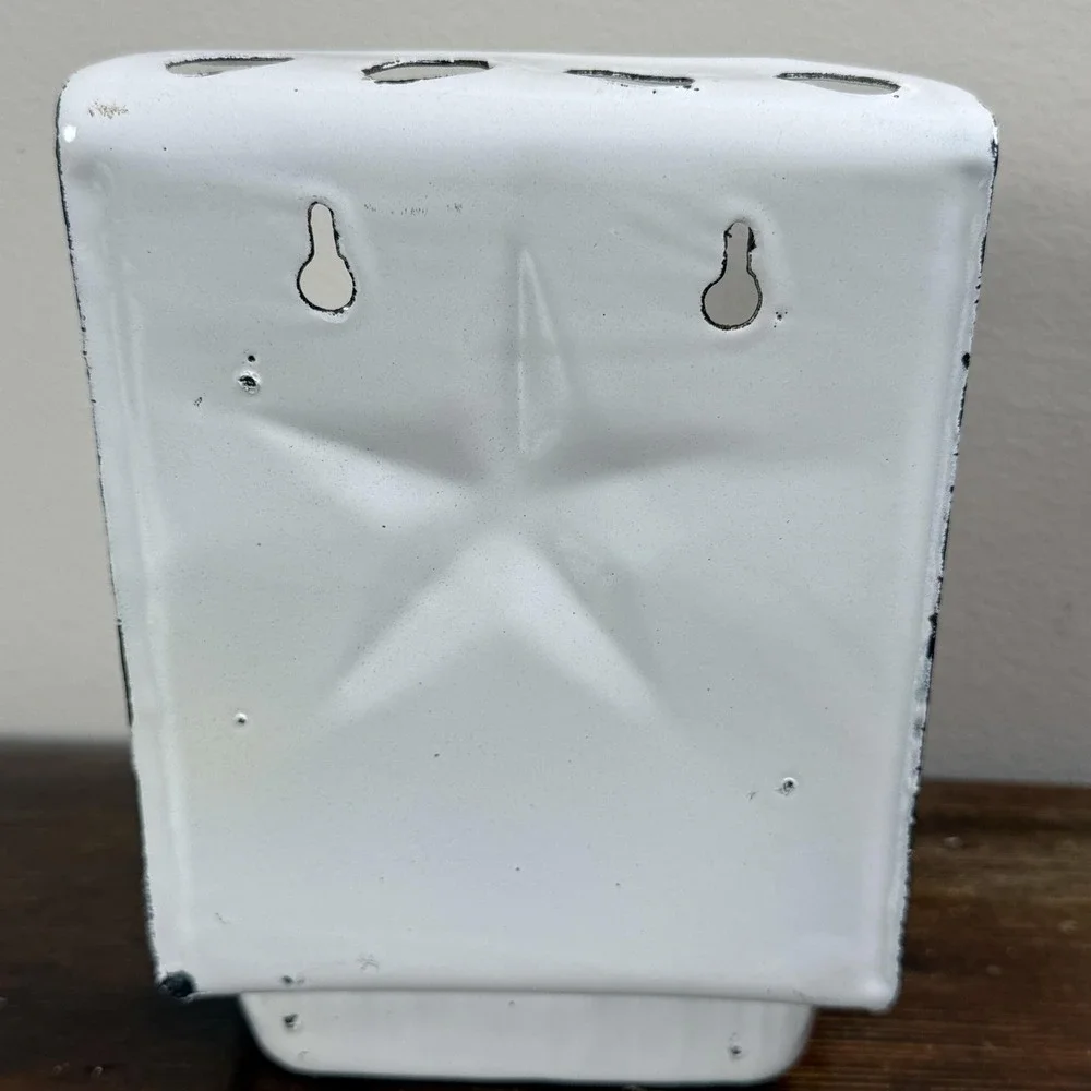 The Unbranded Brand wall mount